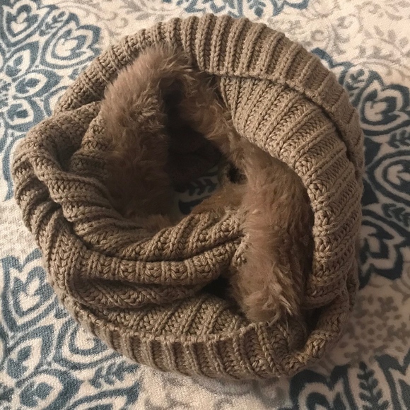 NY&Co Infinity Scarf - Picture 2 of 6